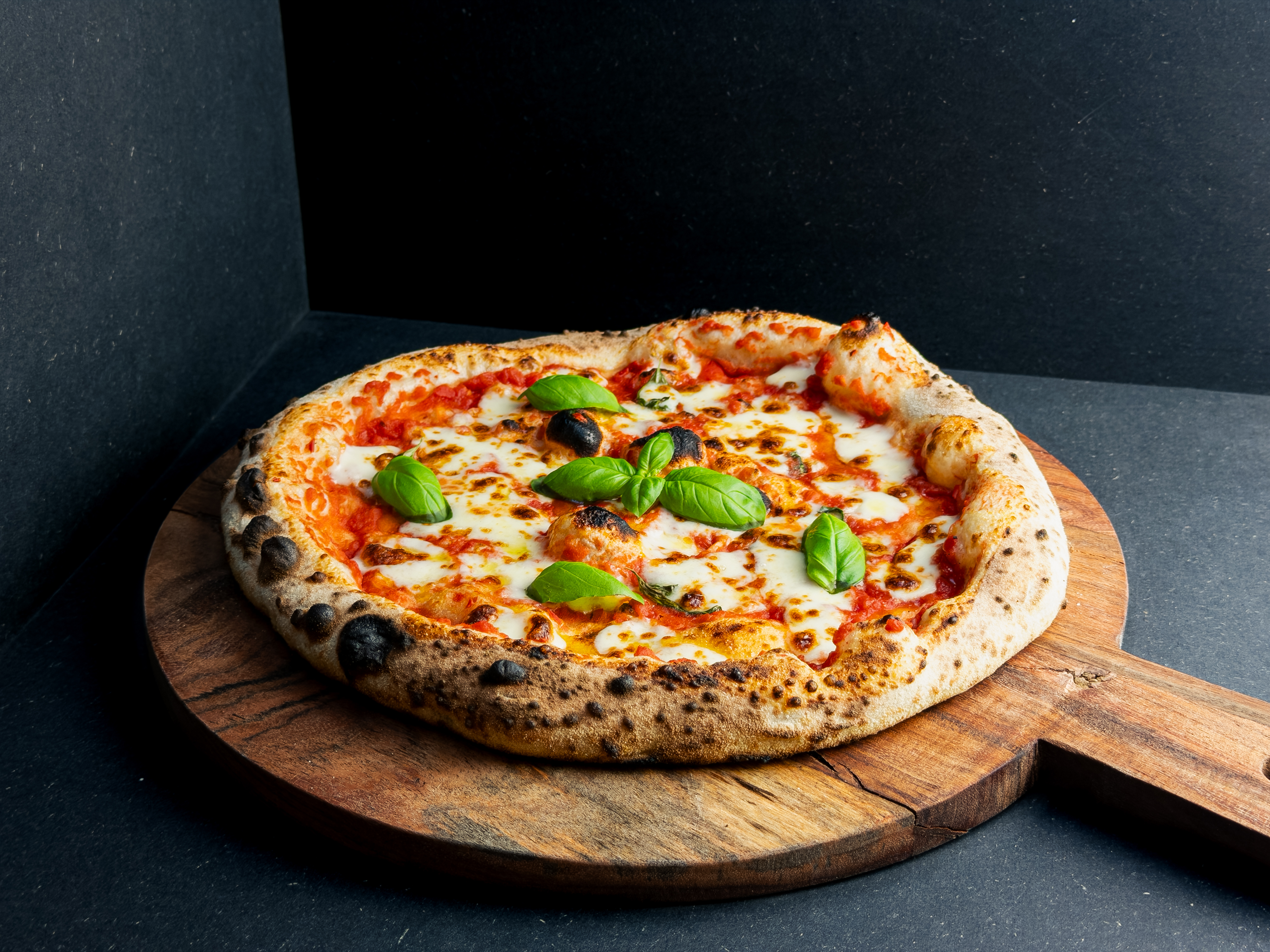 Napolitansk pizza med luftig kant